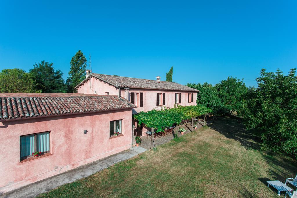 弗利 Agriturismo Il Pettirosso旅馆 外观 照片