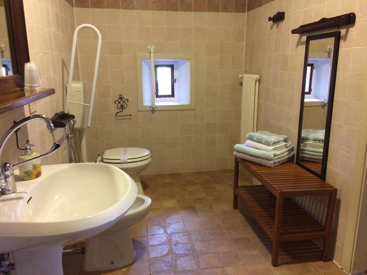 弗利 Agriturismo Il Pettirosso旅馆 外观 照片